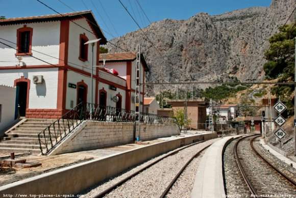 el-chorro-train-station